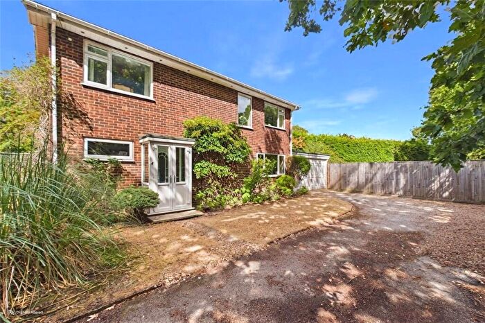 4 Bedroom Detached House For Sale In Alison Close, Burghfield Common, Reading, Berkshire, RG7