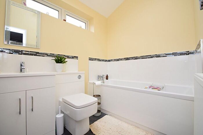2 Bedroom Bungalow For Sale In Darenth Rise, Chatham, ME5