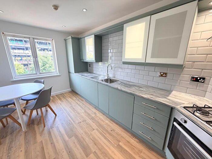 2 Bedroom Maisonette To Rent In Amalfi House, Ffordd Garthorne, Cardiff Bay, CF10