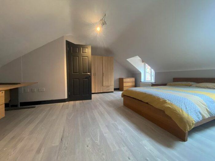 3 Bedroom Semi-Detached House To Rent In Estuary Reach, Gillingham, Medway, ME7