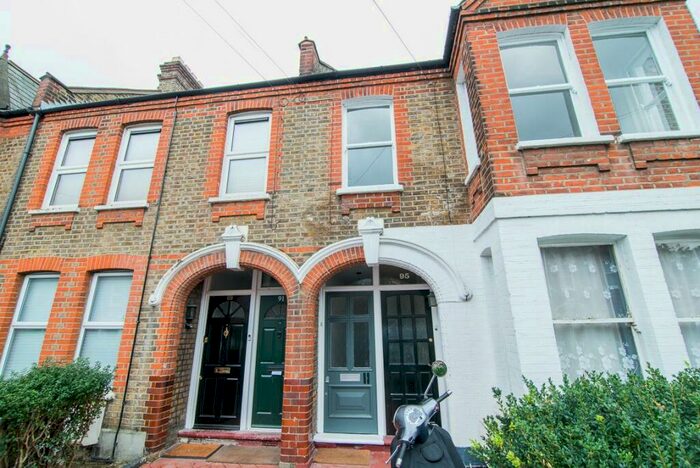 2 Bedroom Maisonette To Rent In Hibbert Road, Walthamstow, London, E17