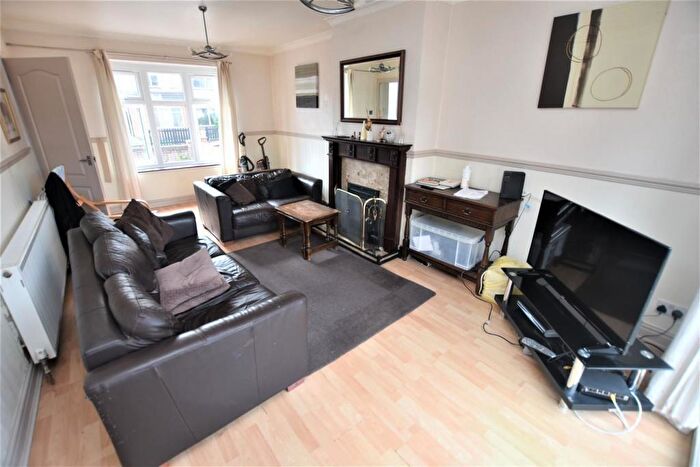 5 Bedroom House To Rent In Corinth Road, Nottingham, NG11