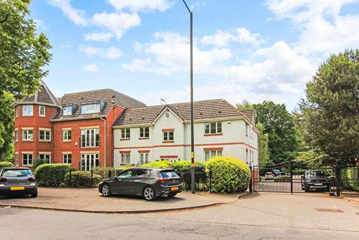 2 Bedroom Apartment For Sale In Woodvale Mews, Haunch Lane, Kings Heath, Birmingham, B13