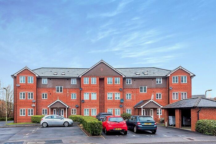 2 Bedroom Apartment For Sale In Britannia Drive, Beggarwood, Basingstoke, RG22