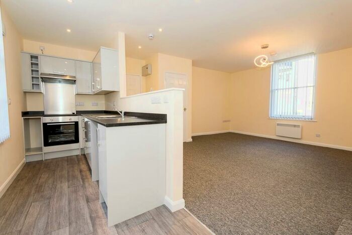 2 Bedroom Apartment To Rent In Apartment Aubrey House, HR9