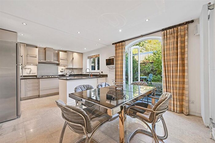 4 Bedroom Town House For Sale In Oxford Gate, Brook Green, London, W6
