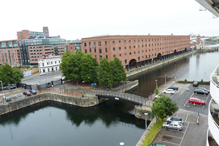 2 Bedroom Flat To Rent In Royal Quay, Liverpool, L3