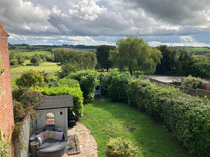 4 Bedroom Character Property For Sale In The Hamlet, Main Street, Saddington, LE8