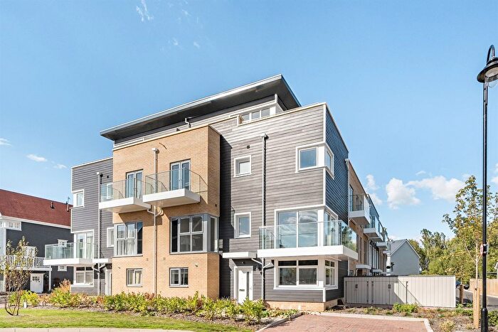 4 Bedroom Town House To Rent In Lanesborough Street, Reading, RG2