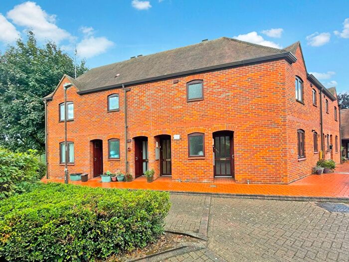 1 Bedroom Flat To Rent In Washington Row, Amersham, HP7