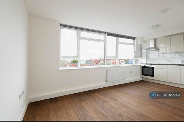 Studio To Rent In Rubens House, London, N3