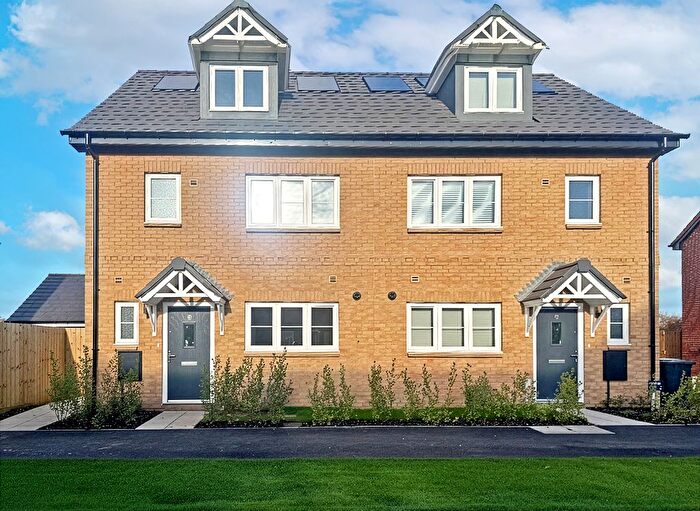 4 Bedroom Semi-Detached House For Sale In Walnut Avenue, Langford, SG18