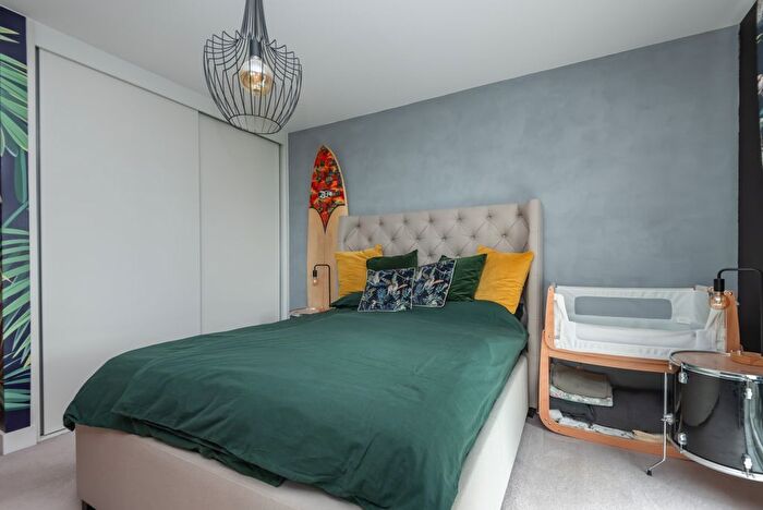 1 Bedroom Flat To Rent In Rookwood Way, London, E3