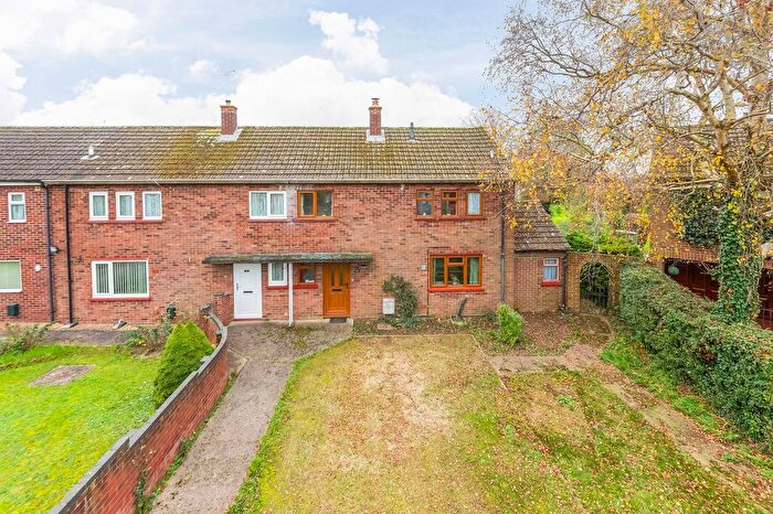 3 Bedroom Semi-Detached House For Sale In Hawkins Way, Wootton, OX13