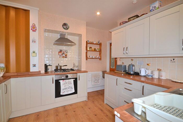 2 Bedroom Detached Bungalow For Sale In Coombe Avenue, Weymouth, DT4