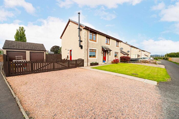 4 Bedroom Detached House For Sale In East Shore Park, Newburgh, KY14