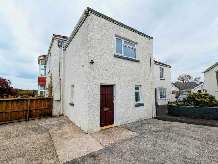 1 Bedroom Maisonette To Rent In Bolahaul Road, Cwmffrwd, Carmarthen, Carmarthenshire., SA31