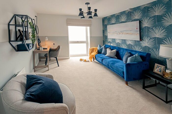 2 Bedroom Flat To Rent In Connaught Close, Shirley, Solihull, B90