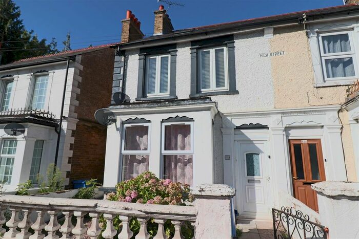 2 Bedroom Flat To Rent In High Street, Aldershot, GU12