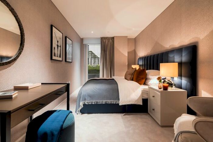 2 Bedroom Flat To Rent In York Place, London, SW11