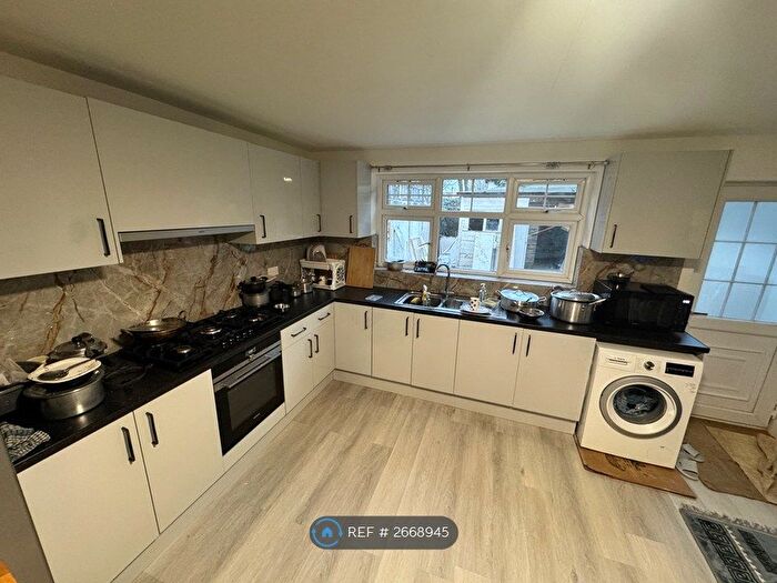 6 Bedroom End Terrace House To Rent In Prince Regent Lane, London, E13