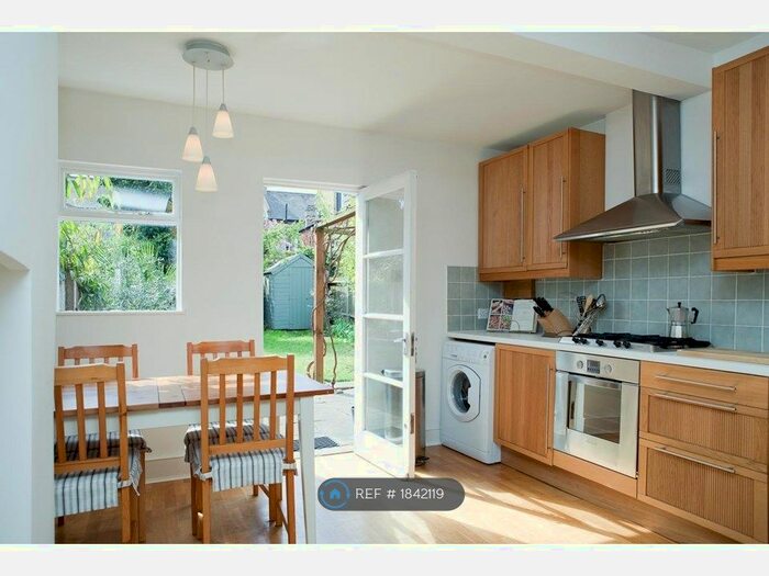 1 Bedroom Flat To Rent In Cambray Road, London, SW12