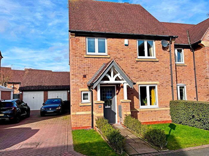 3 Bedroom Semi Detached House For Sale In Vale Close, Loughborough, LE11