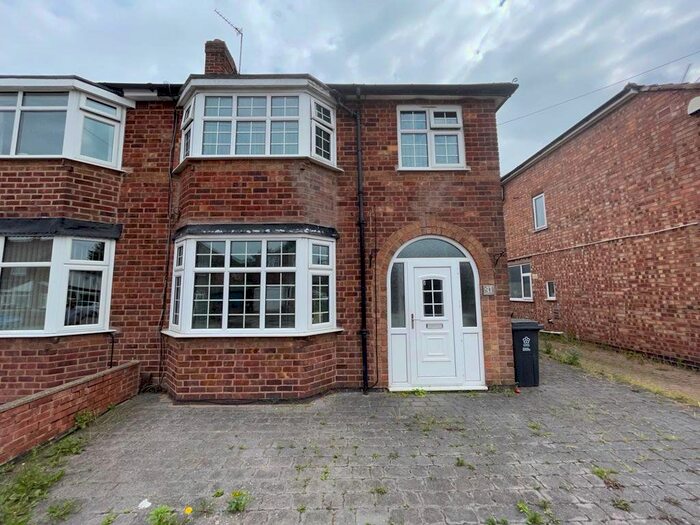 3 Bedroom Semi-Detached House To Rent In Hylion Road, Leicester, LE2