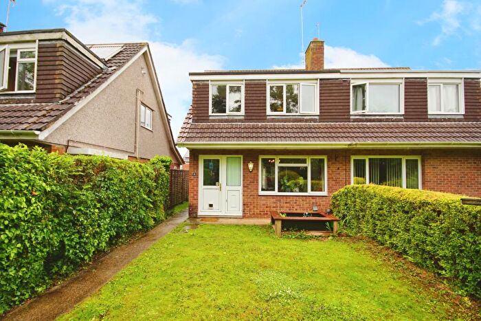3 Bedroom Semi-Detached House For Sale In Manor Walk, Bristol, BS35