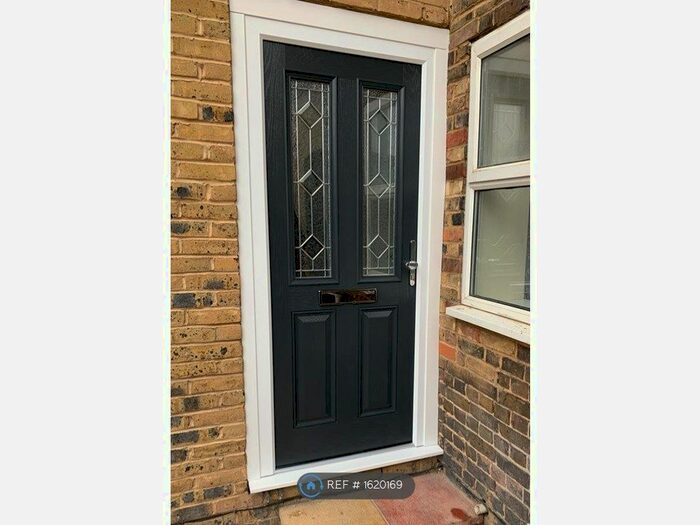 1 Bedroom Flat To Rent In Short Street, Chatham, ME4