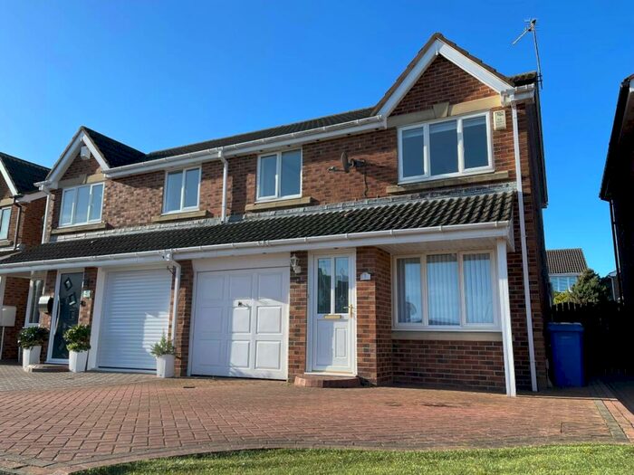 3 Bedroom Semi-Detached House To Rent In Hedgefield Gr, Blyth, NE24