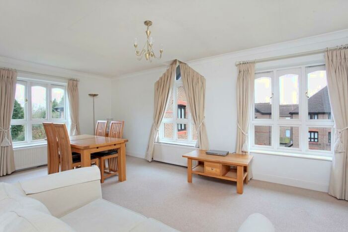 3 Bedroom Apartment To Rent In Sheet Street Windsor, SL4