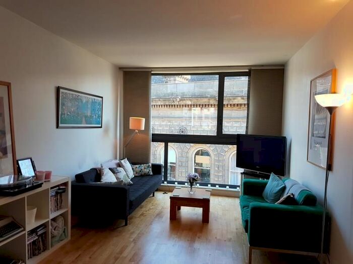 2 Bedroom Flat To Rent In Crown Street, Leeds, LS2