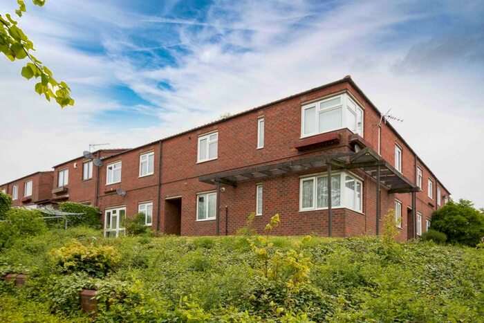 1 Bedroom Apartment To Rent In Springfield Boulevard, Springfield, MK6