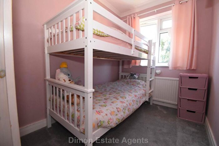 3 Bedroom End Of Terrace House For Sale In Chestnut Walk, Gosport, PO12