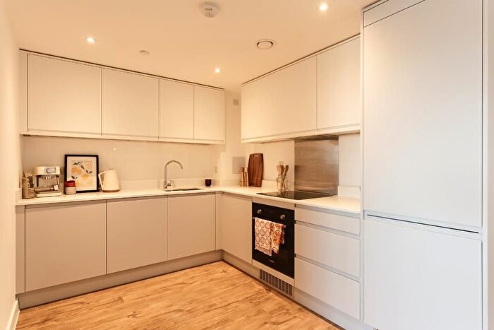 2 Bedroom Flat For Sale In Phoenix, Saxton Lane, Leeds, LS9