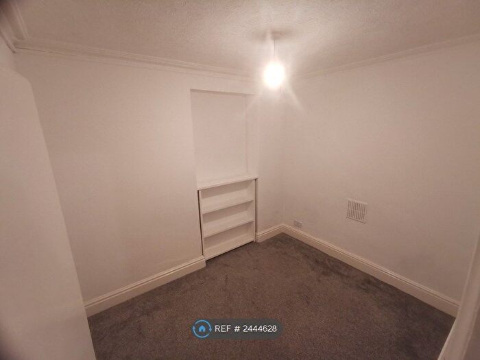 4 Bedroom Terraced House To Rent In Queens Park, Holyhead, LL65