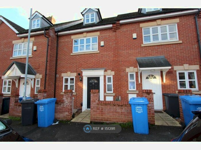 4 Bedroom Terraced House To Rent In Russell Street, Kettering, NN16