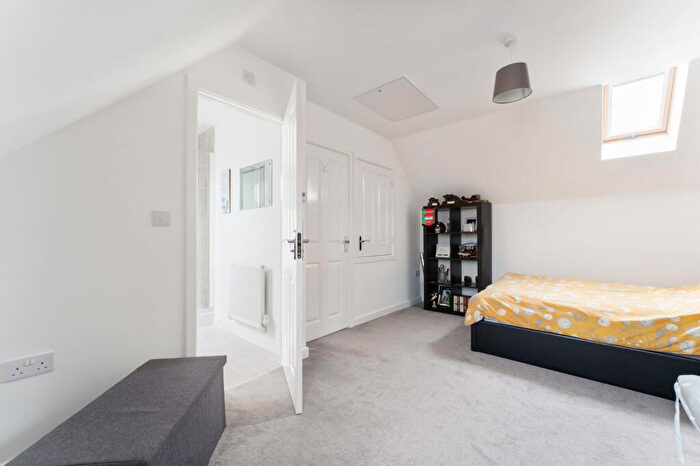 4 Bedroom Detached House For Sale In Brodie Rise, Salisbury, SP2
