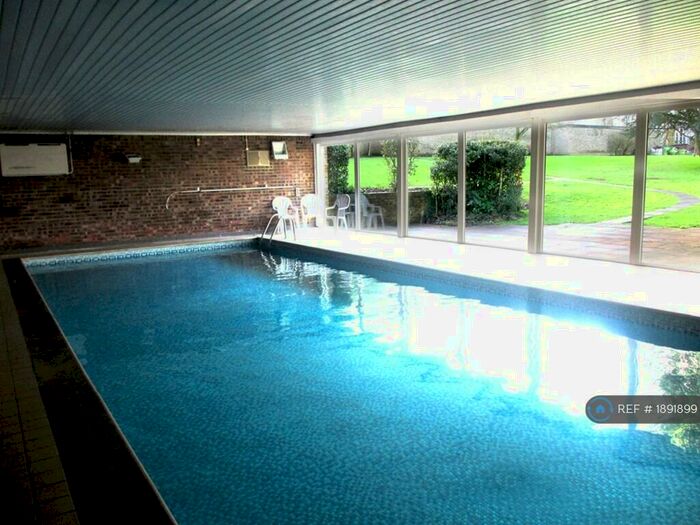 3 Bedroom Flat To Rent In Sneyd Park, Bristol, BS9