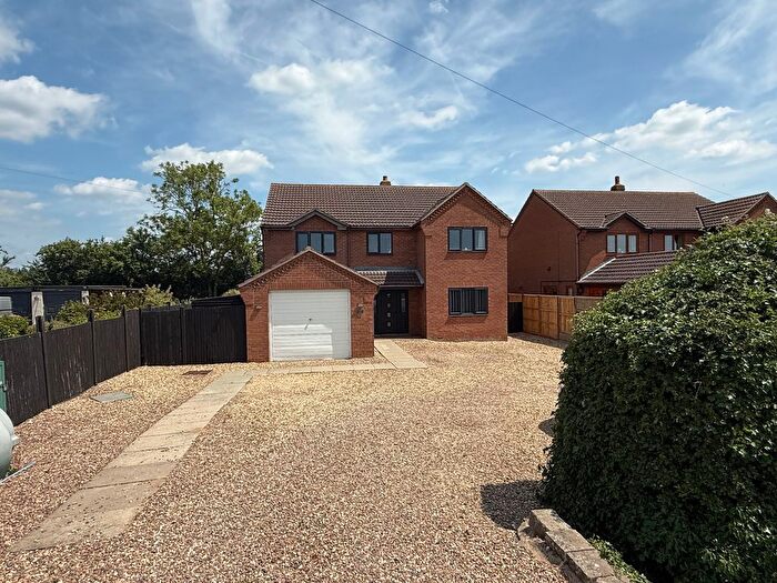 4 Bedroom Detached House For Sale In Clay Bank, South Kyme, Lincoln, LN4