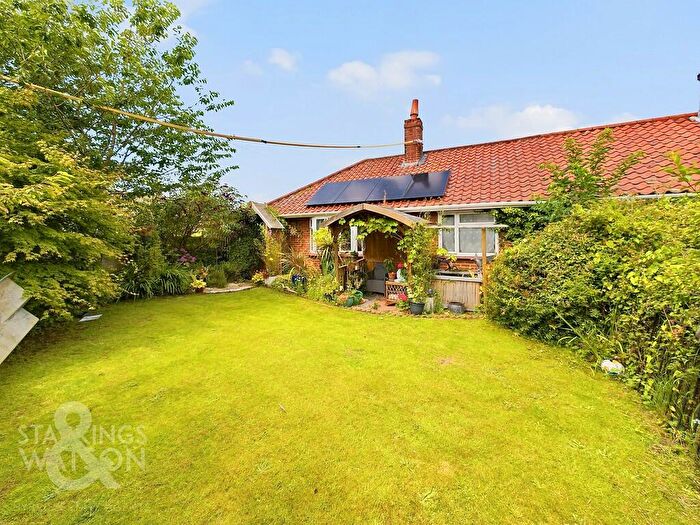 2 Bedroom Semi-Detached Bungalow For Sale In Green Lane, Tivetshall St. Margaret, Norwich, NR15