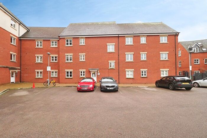 2 Bedroom Flat For Sale In Manor Gardens Close, Loughborough, LE11