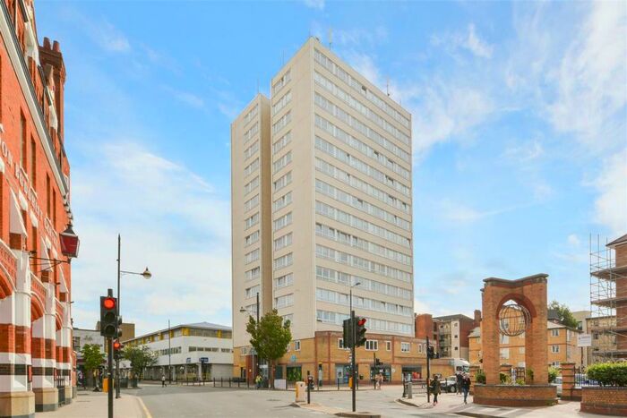 2 Bedroom Flat To Rent In Roman Road, London, E2