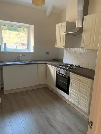 1 Bedroom Flat To Rent In Dan-Y-Twyn, Treharris, CF46