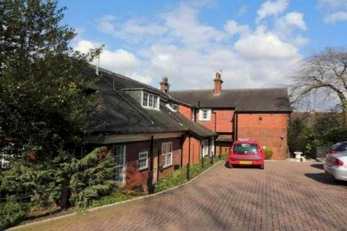 1 Bedroom Flat To Rent In Buxton Old Road, Stockport, SK12