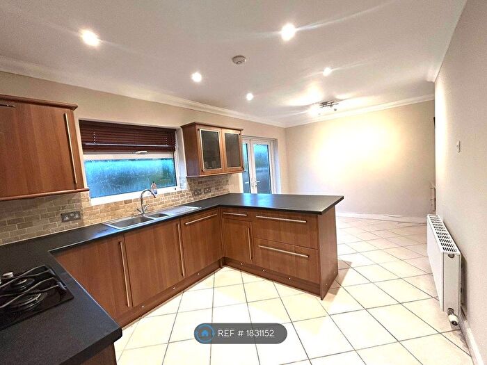 3 Bedroom Semi-Detached House To Rent In Bindon Drive, Bristol, BS10