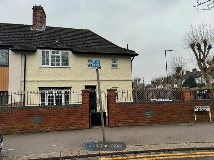 4 Bedroom Semi-Detached House To Rent In Buckingham Avenue, Norbury, CR7