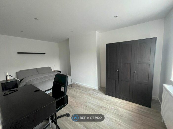 4 Bedroom Terraced House To Rent In Lichfield Street, Salford, M6