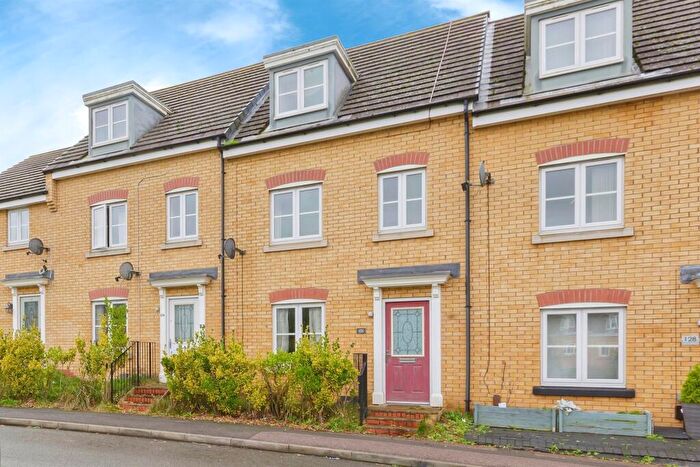 3 Bedroom Town House To Rent In Brompton Road, Hamilton, Leicester, LE5